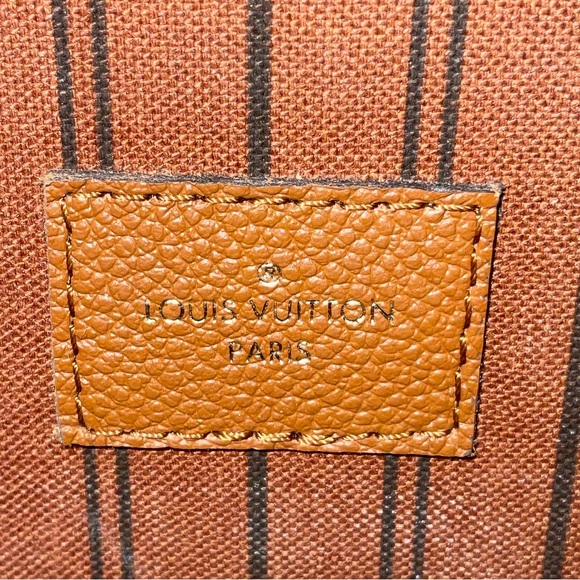 Louis Vuitton Pochette Métis Tan Crossbody Bag - Picture 16 of 16